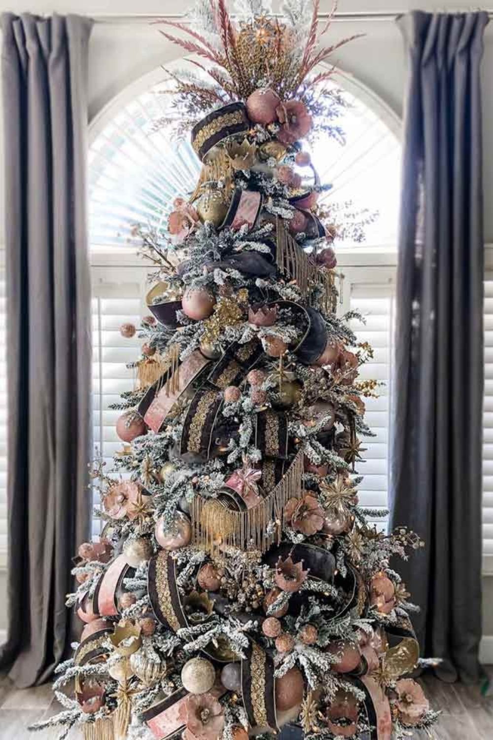 35 Awesome Christmas Tree Decoration Ideas 2021 Page 2 of 4