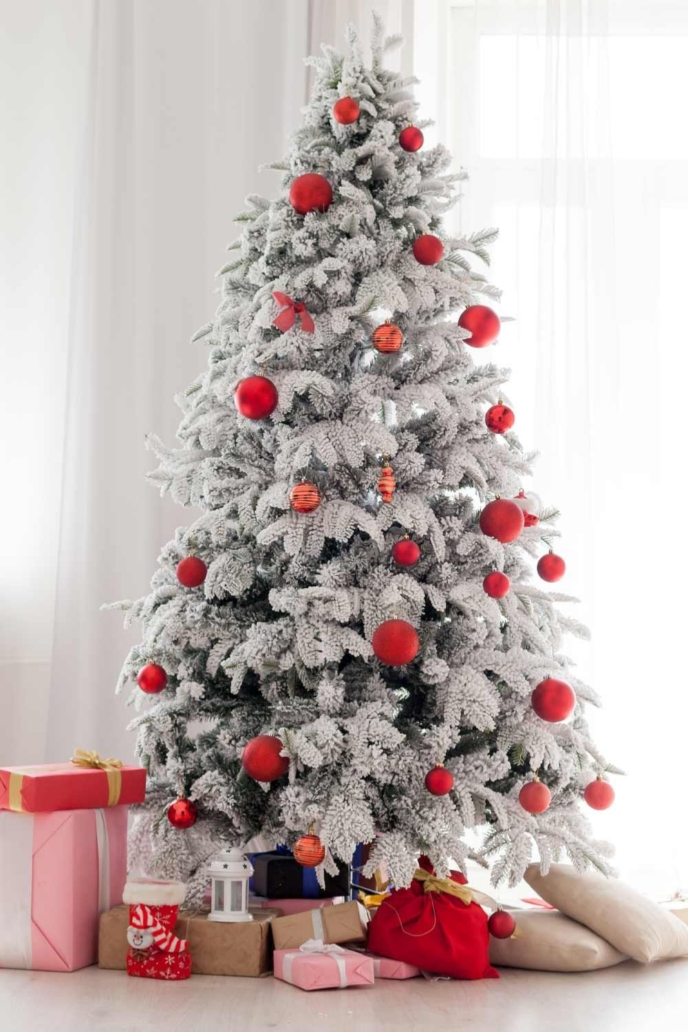 35 Awesome Christmas Tree Decoration Ideas 2021 Page 2 of 4
