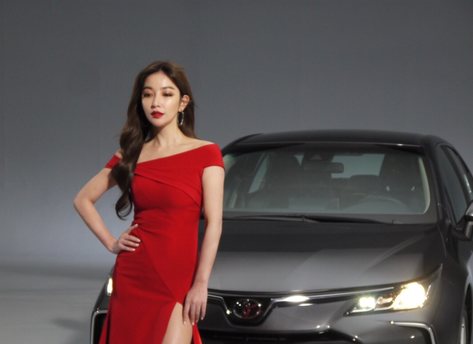 Born 11 november 1981) is a taiwanese actress and singer of dutch descent. 獨／許維恩開高衩 揭密「黑馬王子」男友 - 我的中時娛樂 - 翻爆