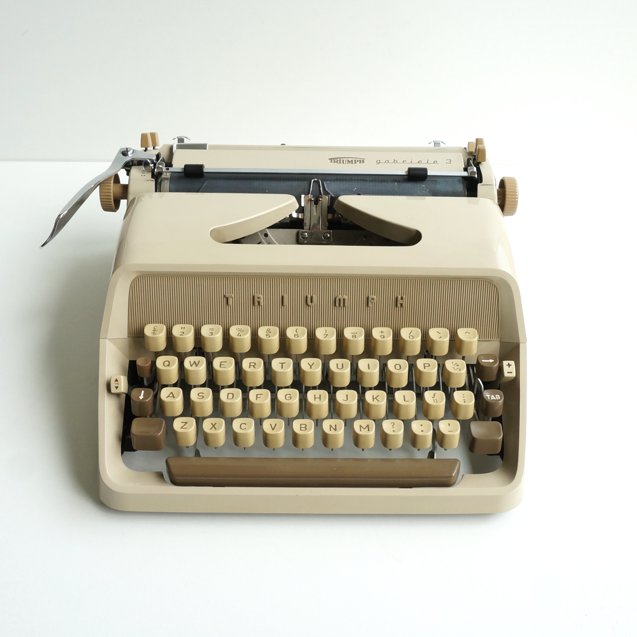 Triumph Gabriele 3 Typewriter For Sale My Cup Of Retro Typewriter Shop