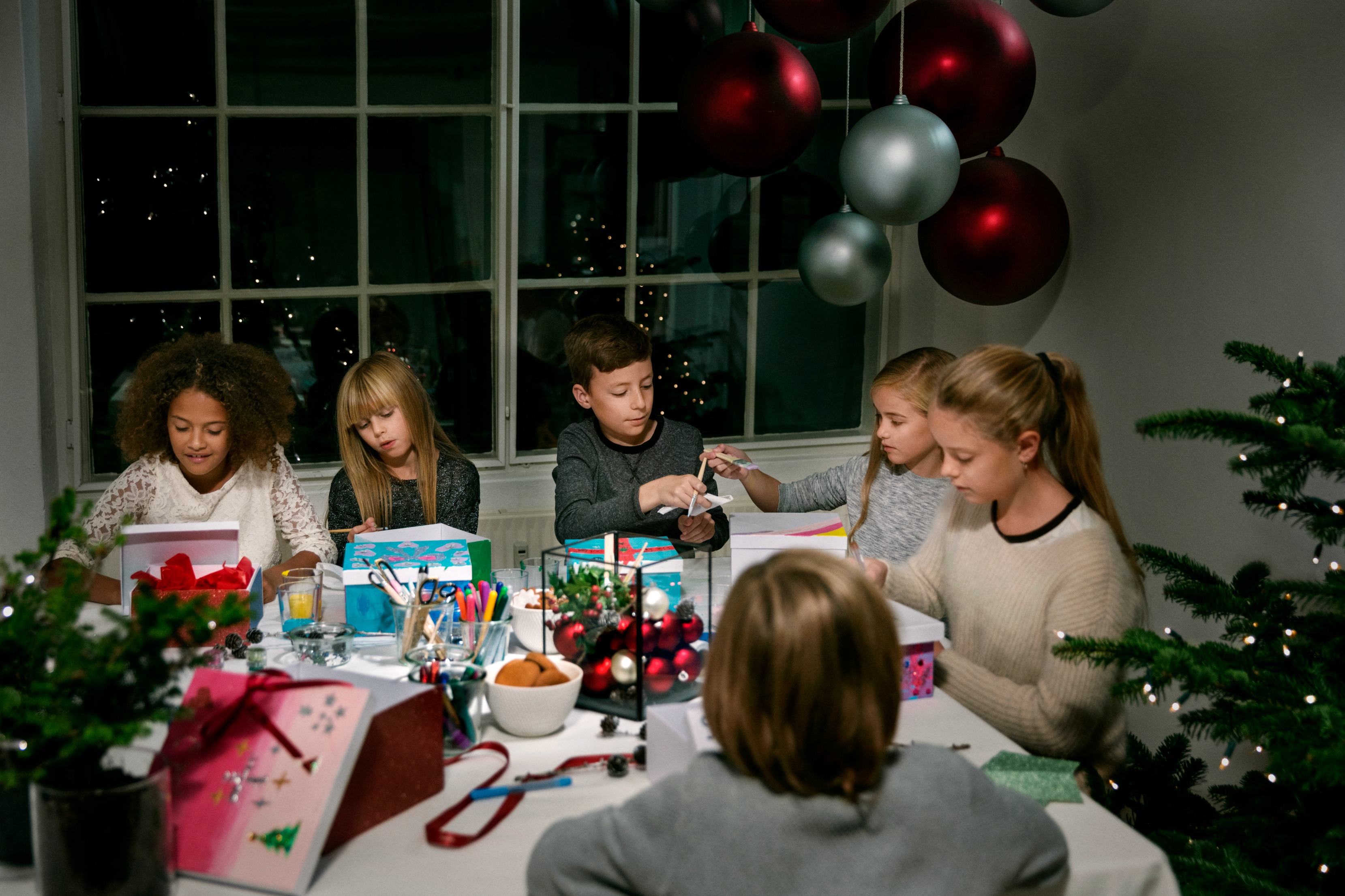 Udsatte børn får hjælp til at give julegaver • MY DAILY SPACE