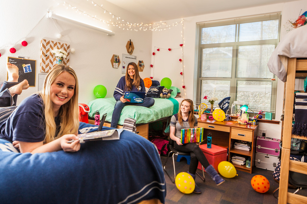 Headed To College? 7 Cheap Ways To Have The Best Dorm Room Ever My