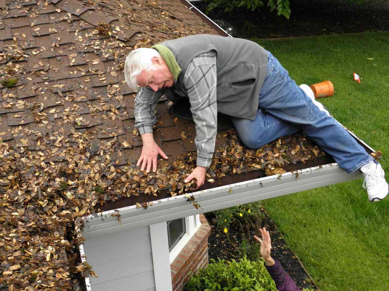 How To Find Gutter Cleaners In Cedar Rapids IA My Decorative