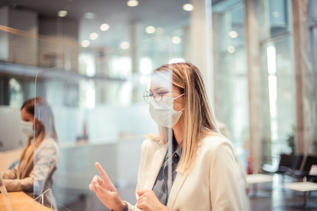 Uses Of Plexiglass In Commercial Settings My Decorative