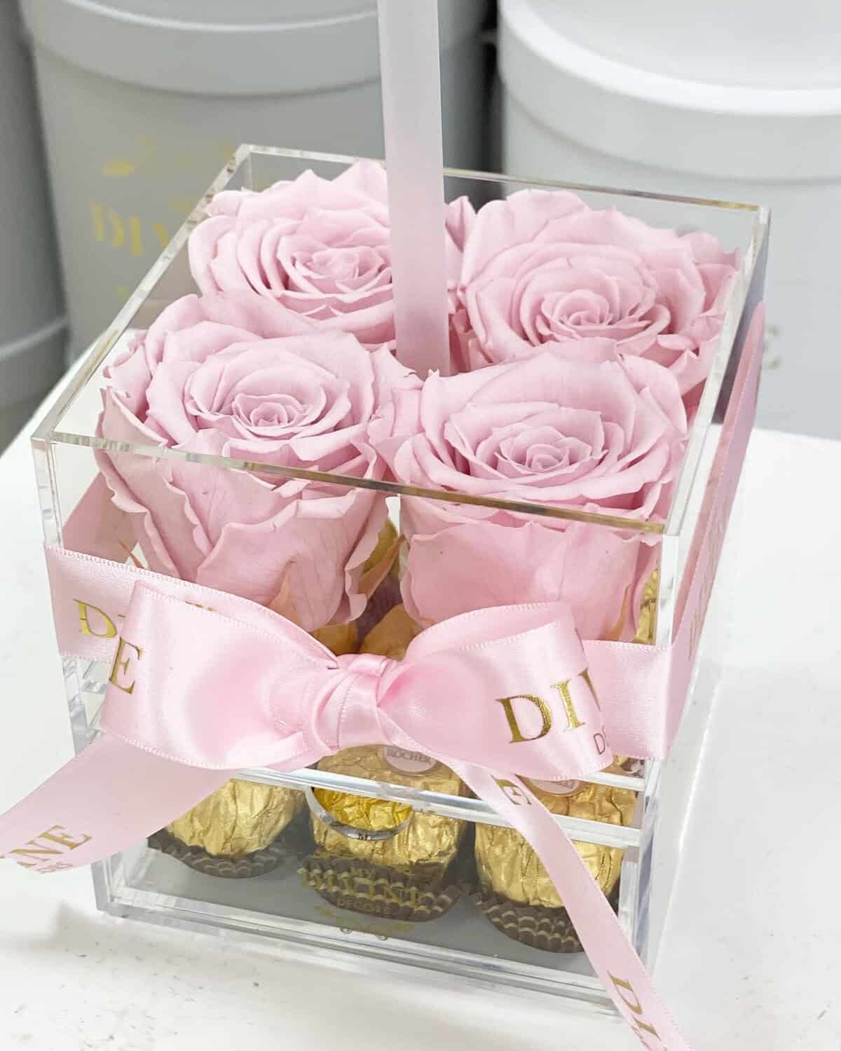 4 Preserved Roses Acrylic Box With Balloon My Divine Decors Flower