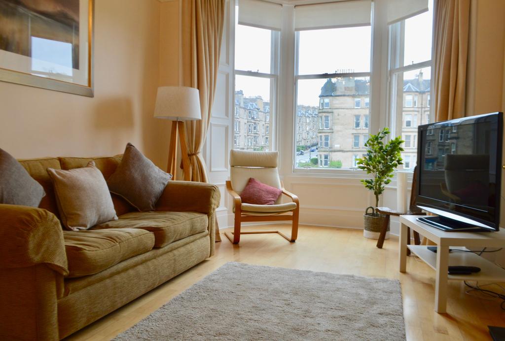 4 Tips on Choosing Furniture for Your First Flat