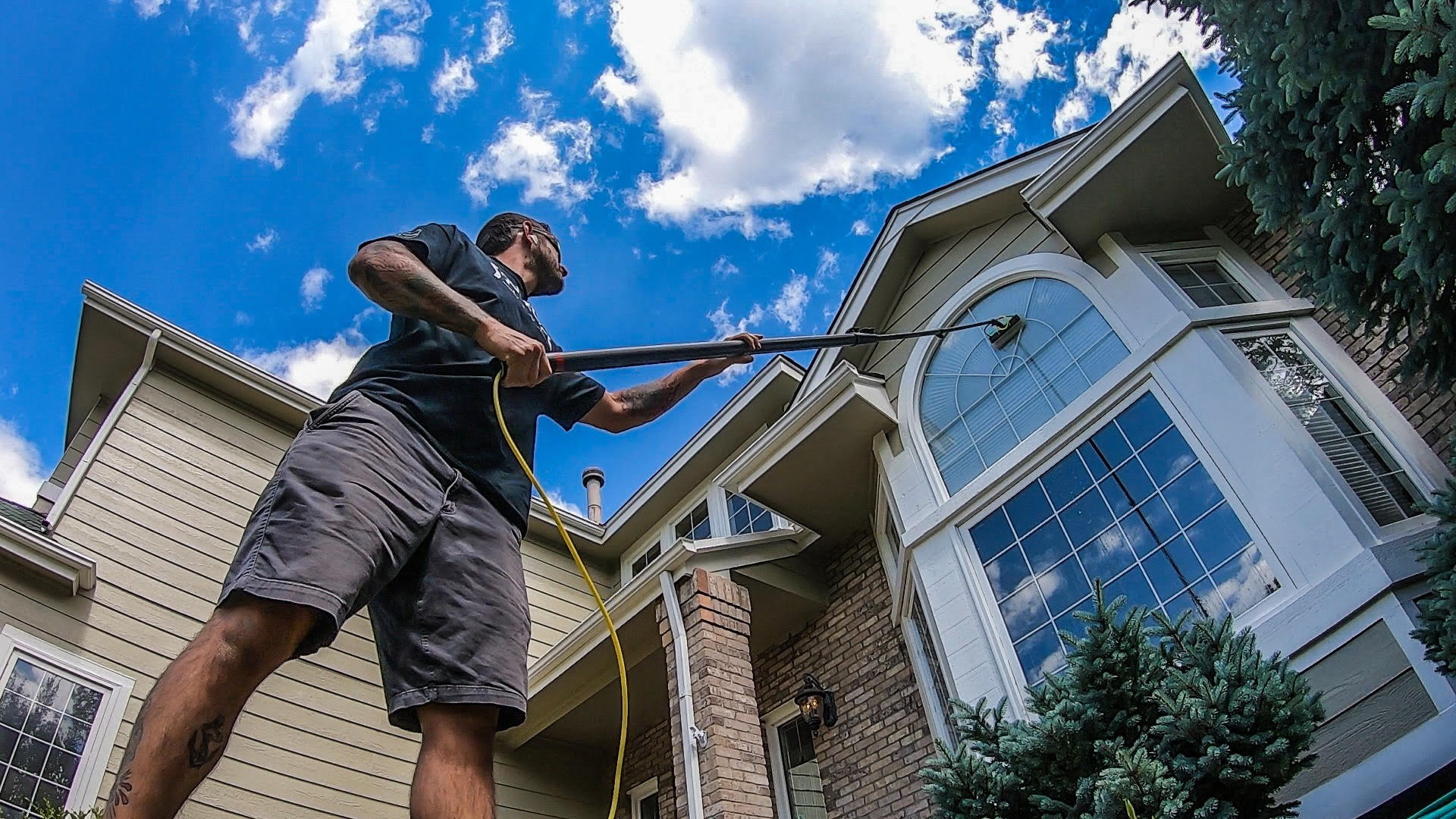 Choosing the Best Vendor for Professional Window Cleaning Supplies