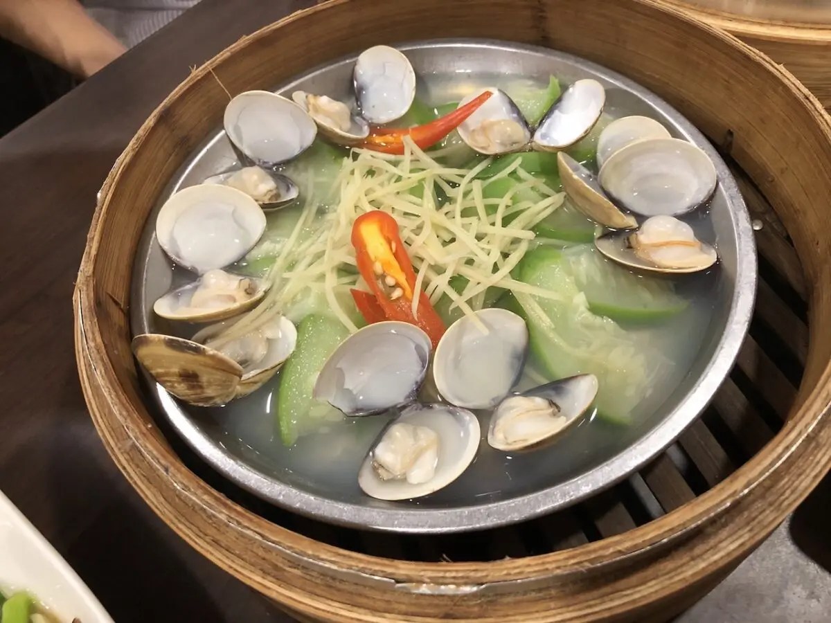 台北市内で有名な小籠包の店!明月湯包で爆食いしてきました。