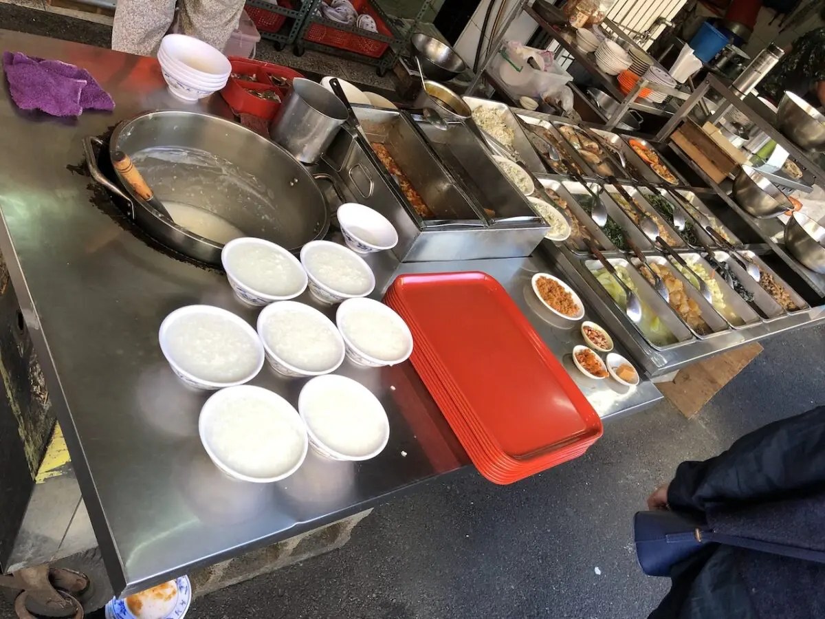 台湾朝食の定番!おかゆを「清粥小菜」でいただきました!