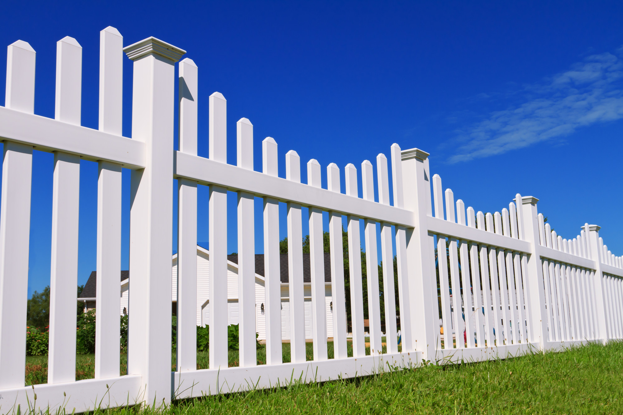 Wood vs Vinyl Fencing Which Is Best for You? My Funny World