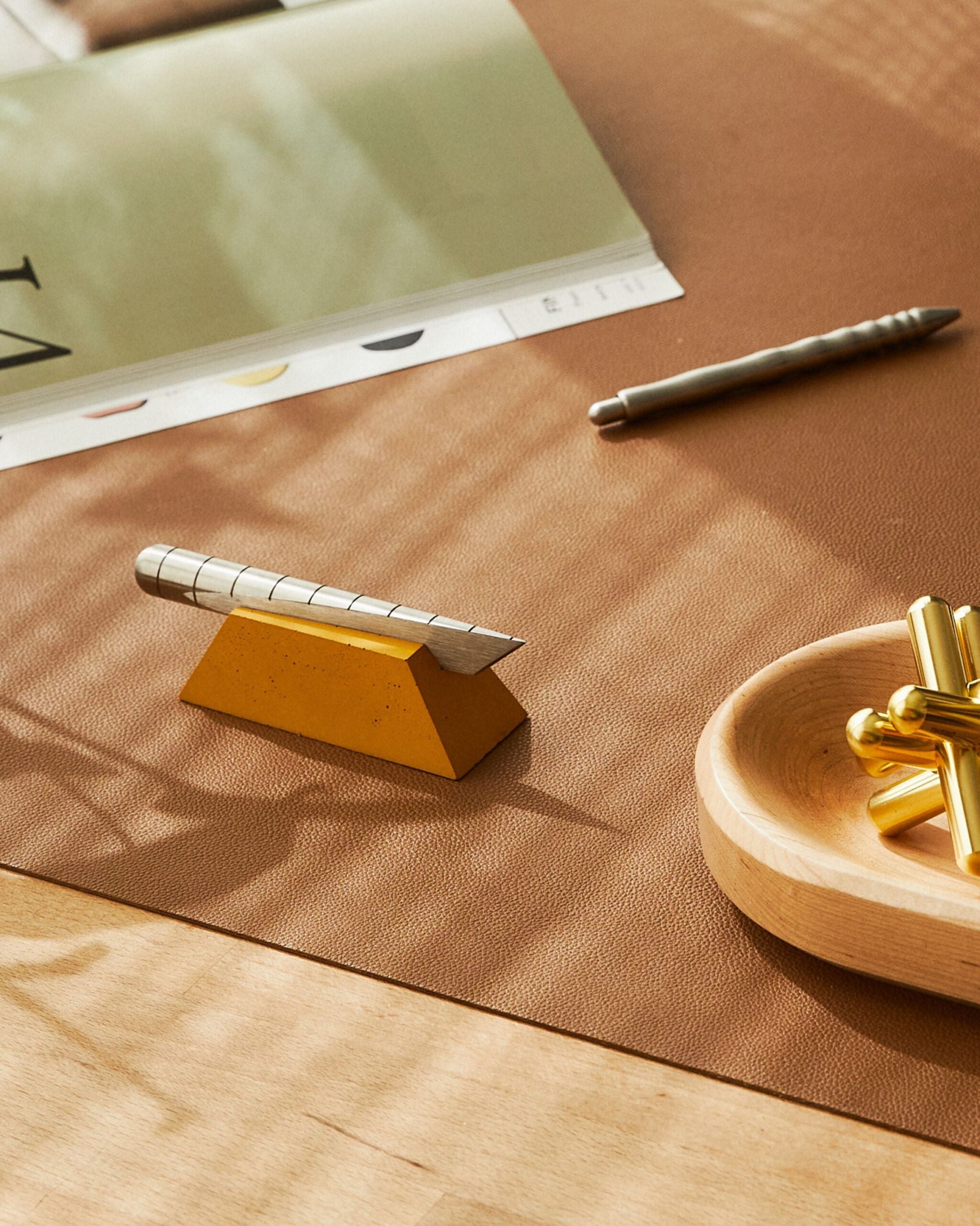 Craighill Desk Knife Plinth Godshot studio