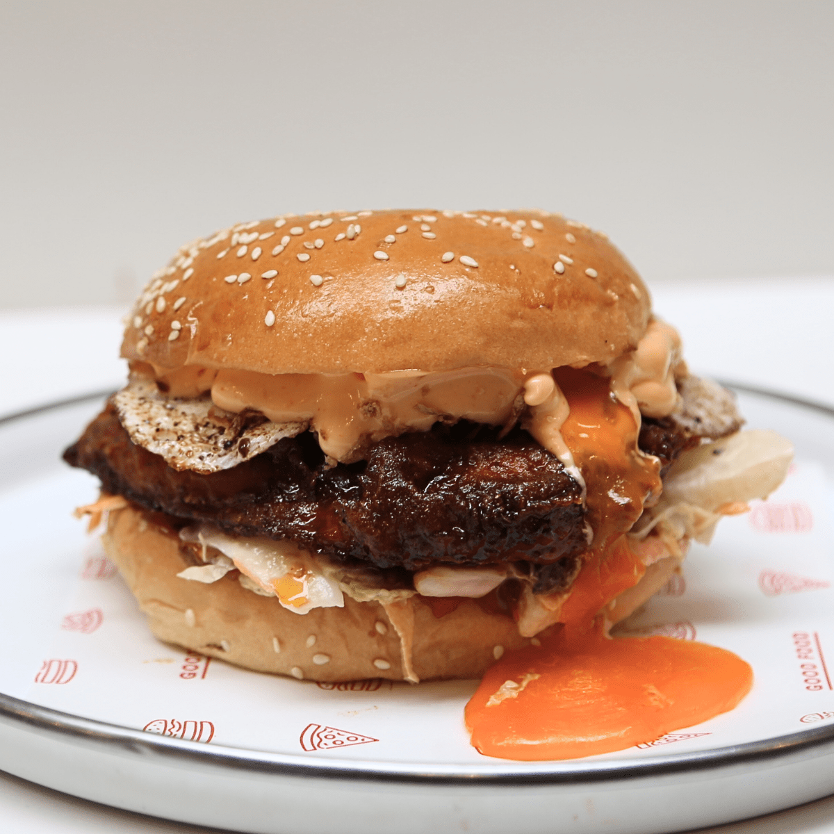 MG Goreng Chicken Burger Spicy, Flavorful My Goodness