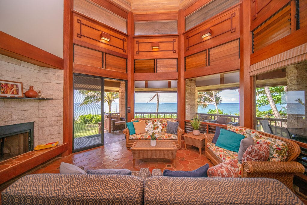 HAWAII BEACHFRONT VACATION HOMES
