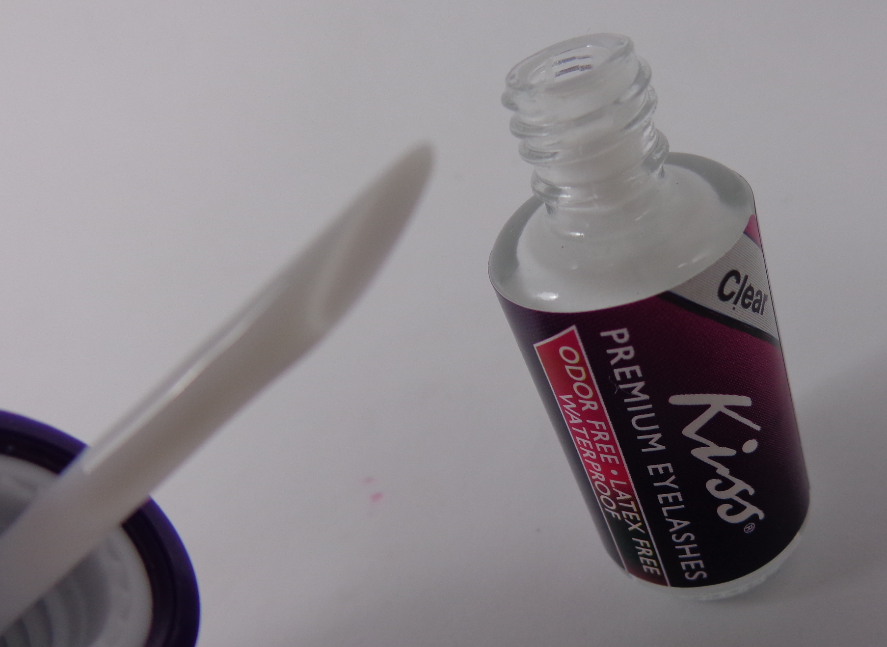 Kiss Premium Eyelashes with Applicator Strings My Highest Self