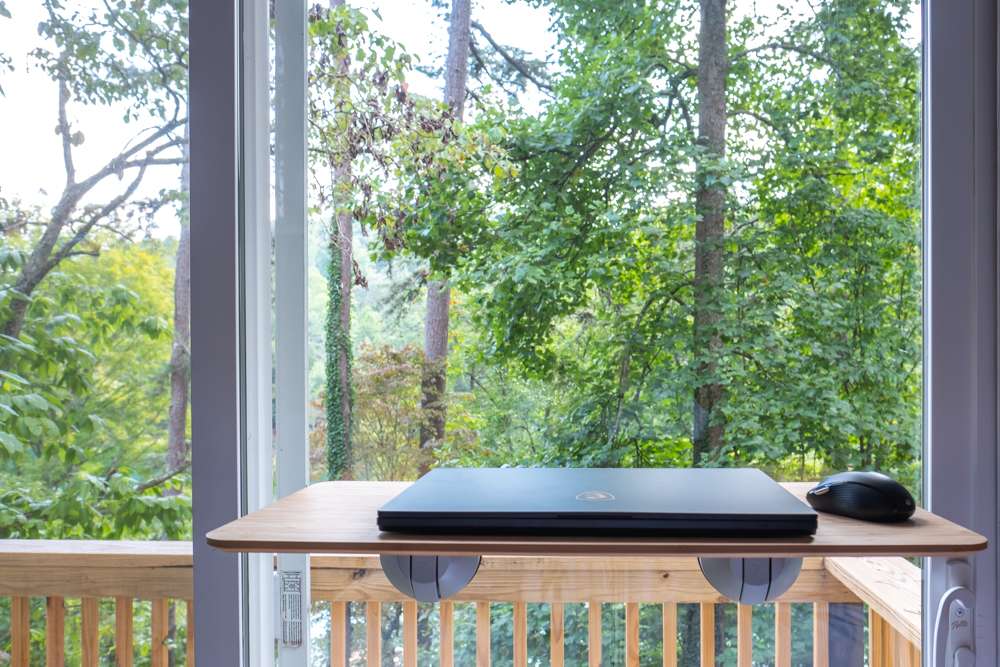 DeskView Review Is the Window Desk All That It's Cracked Up To Be