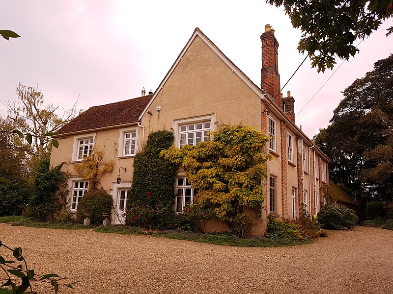 Care Homes in Test Valley Is Live in Care an Option?