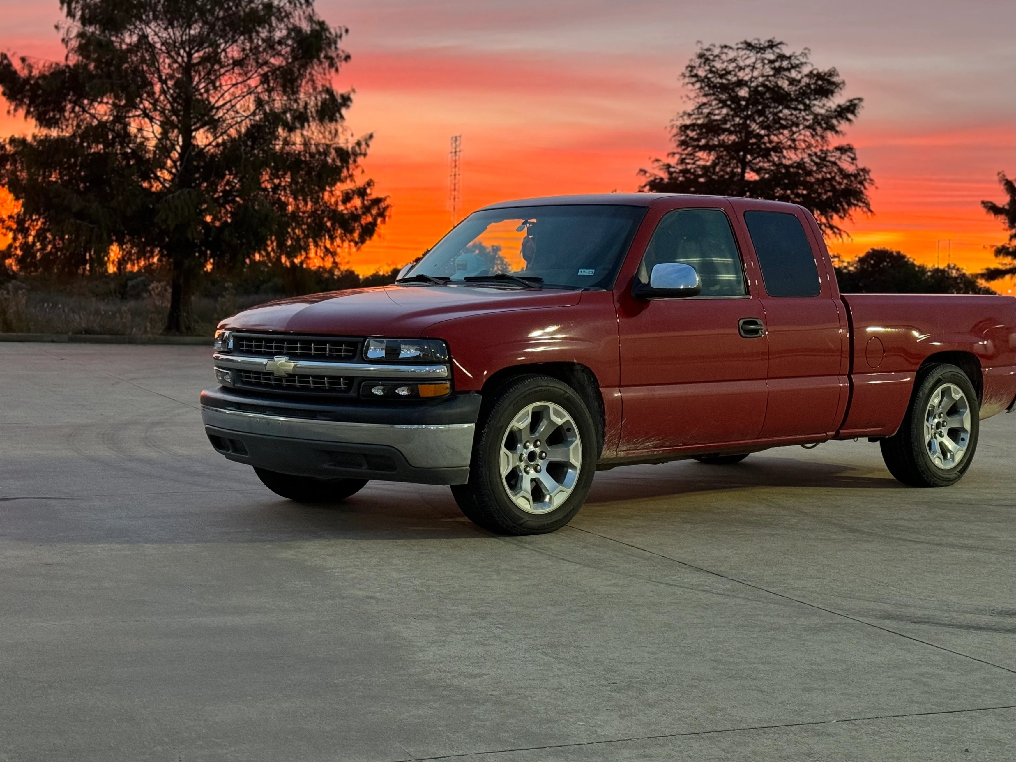 Rafael's 2002 Chevrolet Silverado 1500 - Holley My Garage