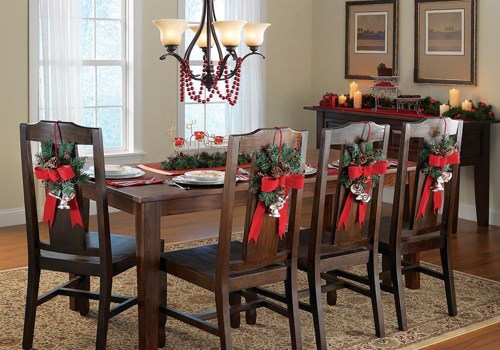 Wonderful Christmas Chair Decor Ideas That Will Amaze You