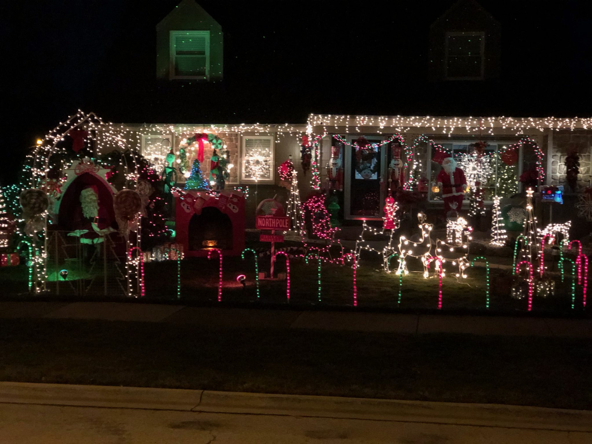 2020 Best Christmas Lights and Holiday Light Shows in Chicago's Suburbs
