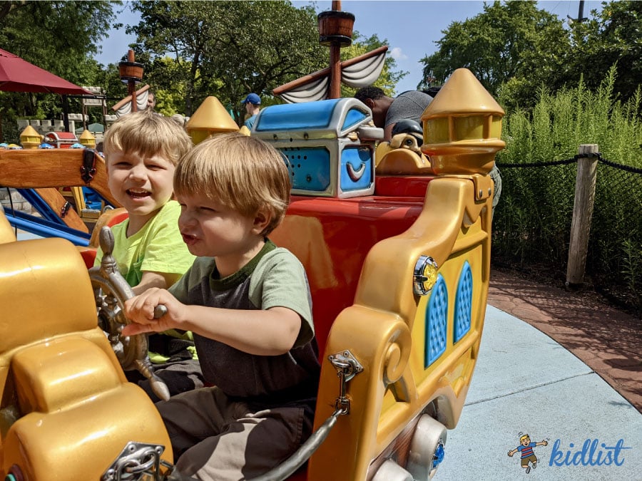 These 9 Outdoor Amusement Parks in Chicago's Suburbs Are Ready for Fun in Summer 2024