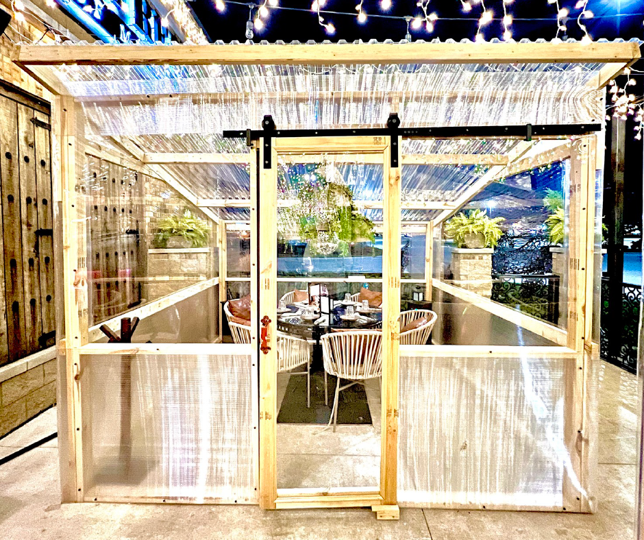 18 Unique Igloo Dining Experiences Turn a Meal Into a Magical Memory