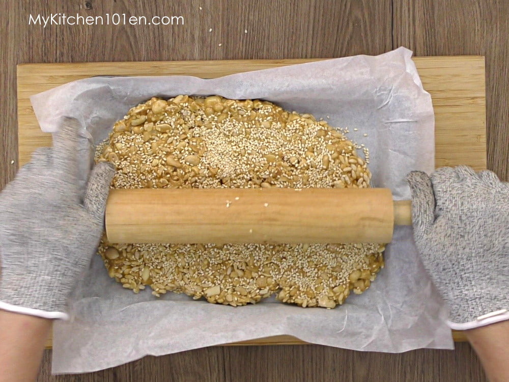 Peanut Sesame Brittle Candy Recipe