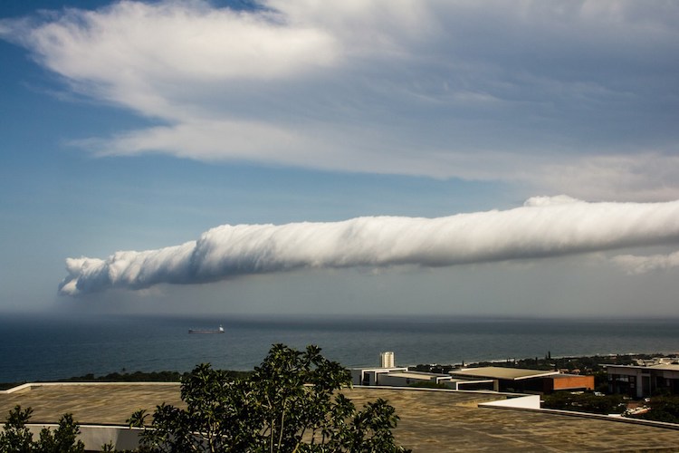 Perfectly Spherical Cloud Captured in the Sky Over Japan