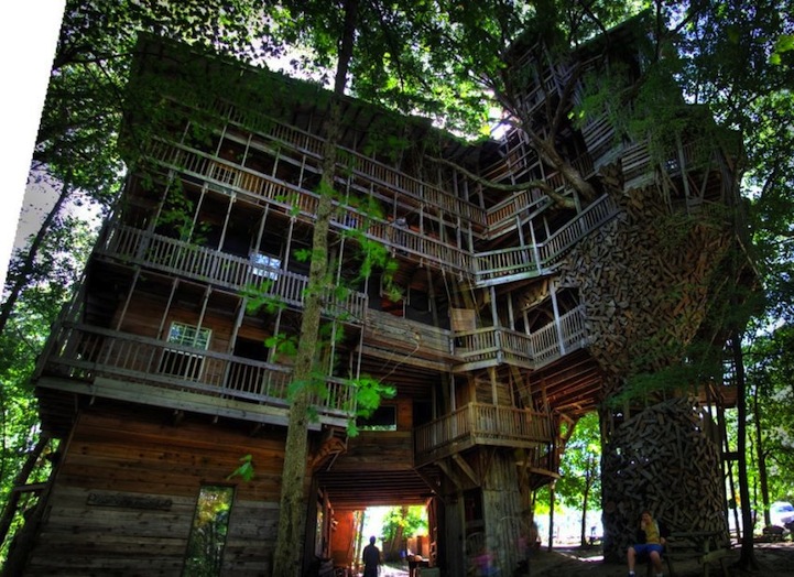 Man Spent 15 Years Building a Massive 5Story Tree House
