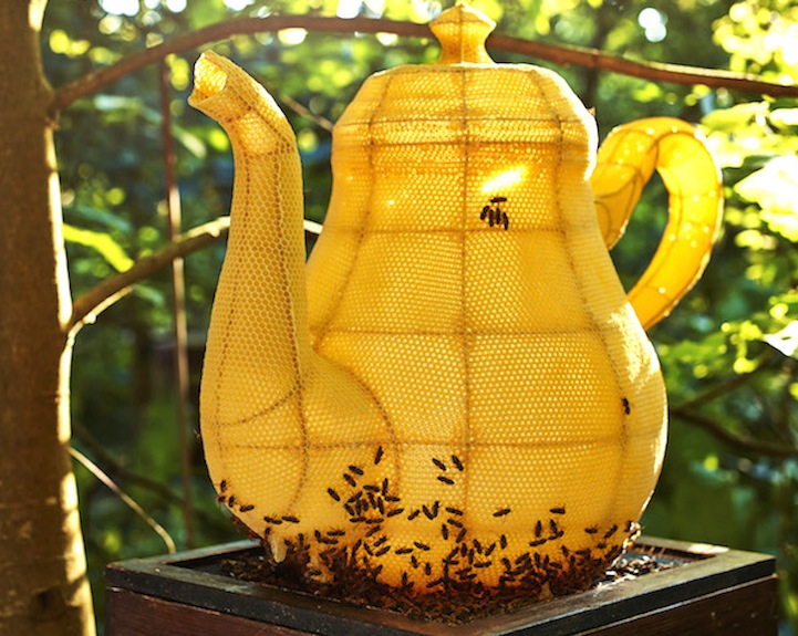 Artist Partners with 60,000 Bees to Form Splendid Teapot Sculpture