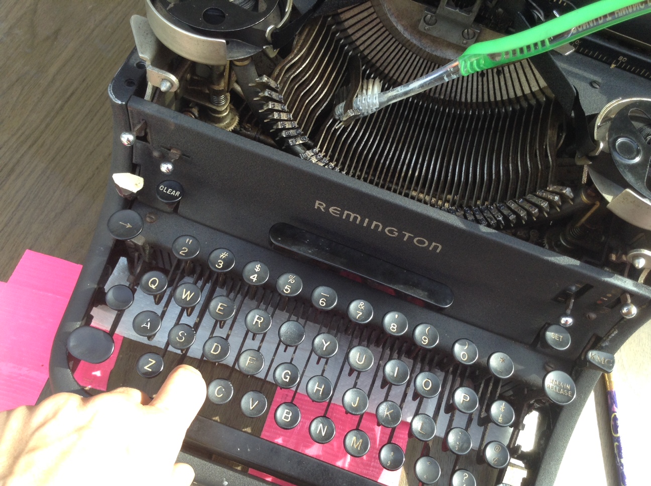 Cleaning and Fixing Sticky Keys on My Remington Rand KMC myoldtypewriter