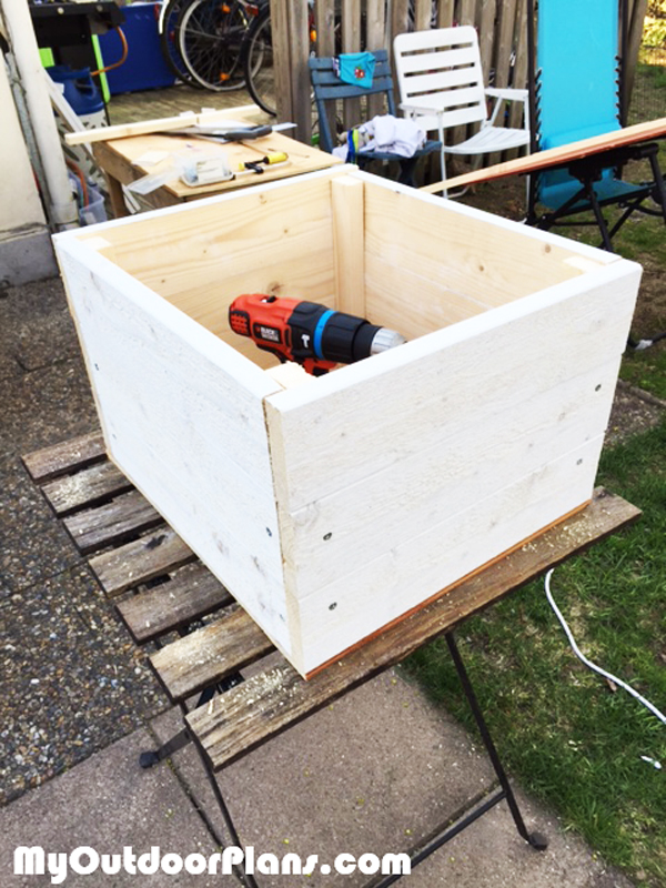 Wishing Well Planter Box MyOutdoorPlans Free Woodworking Plans and