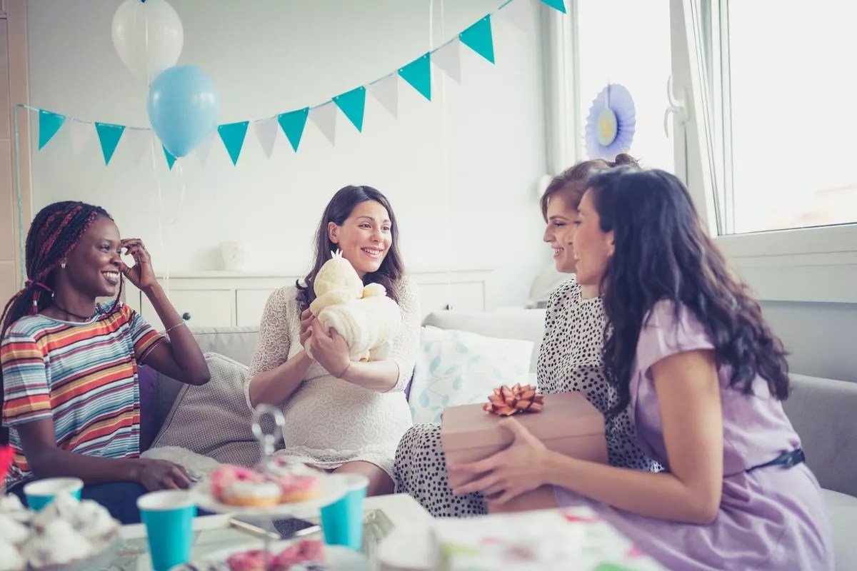 How Do You Organize a Baby Shower? 10 Best Tips
