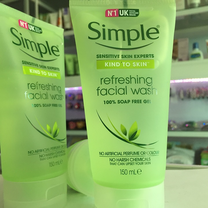 Sữa rửa mặt Simple Sensitive Skin Experts 150ml