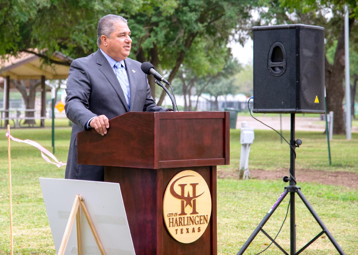 Harlingen debates term limits, manager’s contract