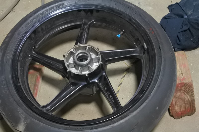 ホイールベアリングのグリスアップのやり方！おすすめ万能グリスと使い方 mysimasima