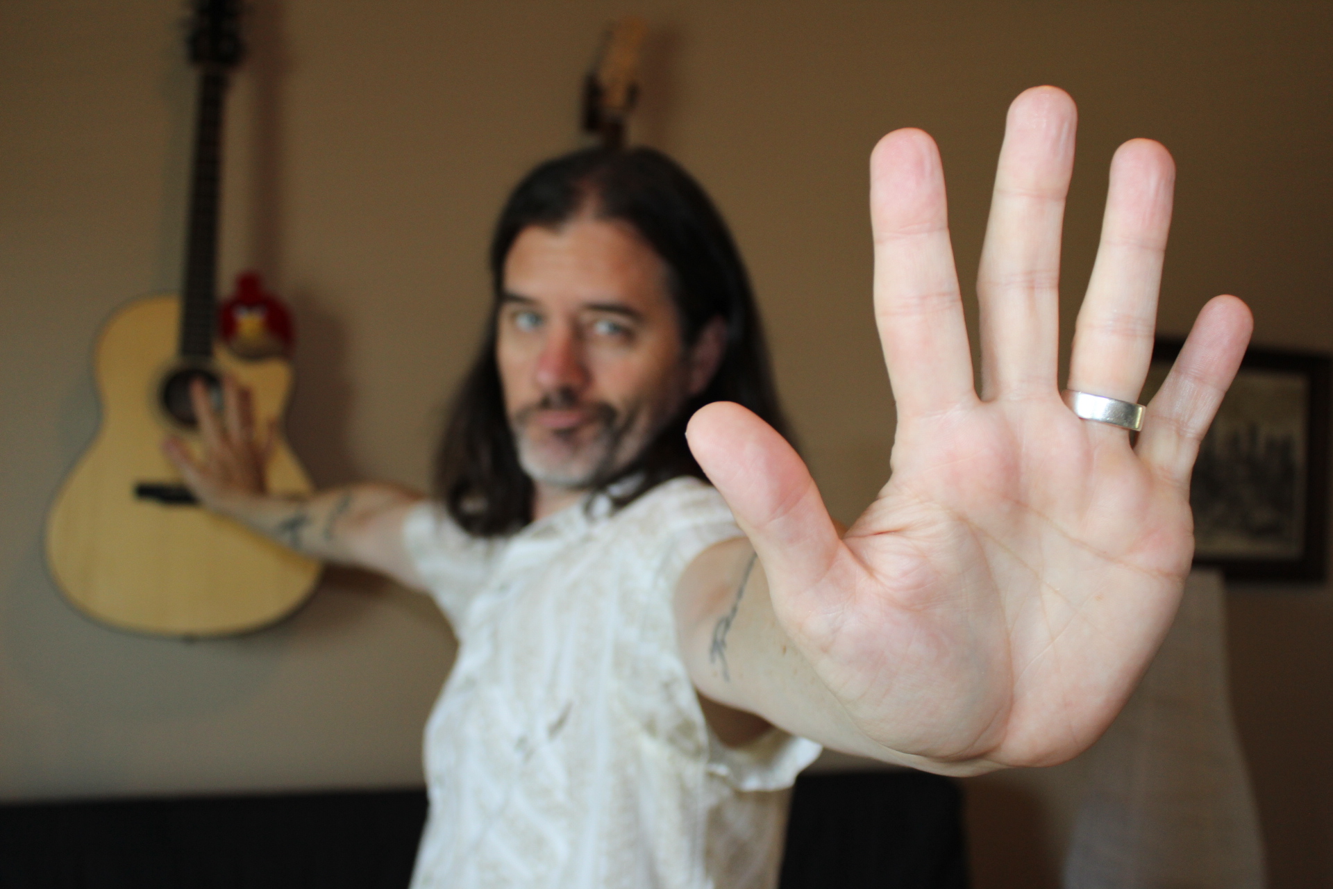 5 Great Guitar Hand Stretches for Beginners and Others