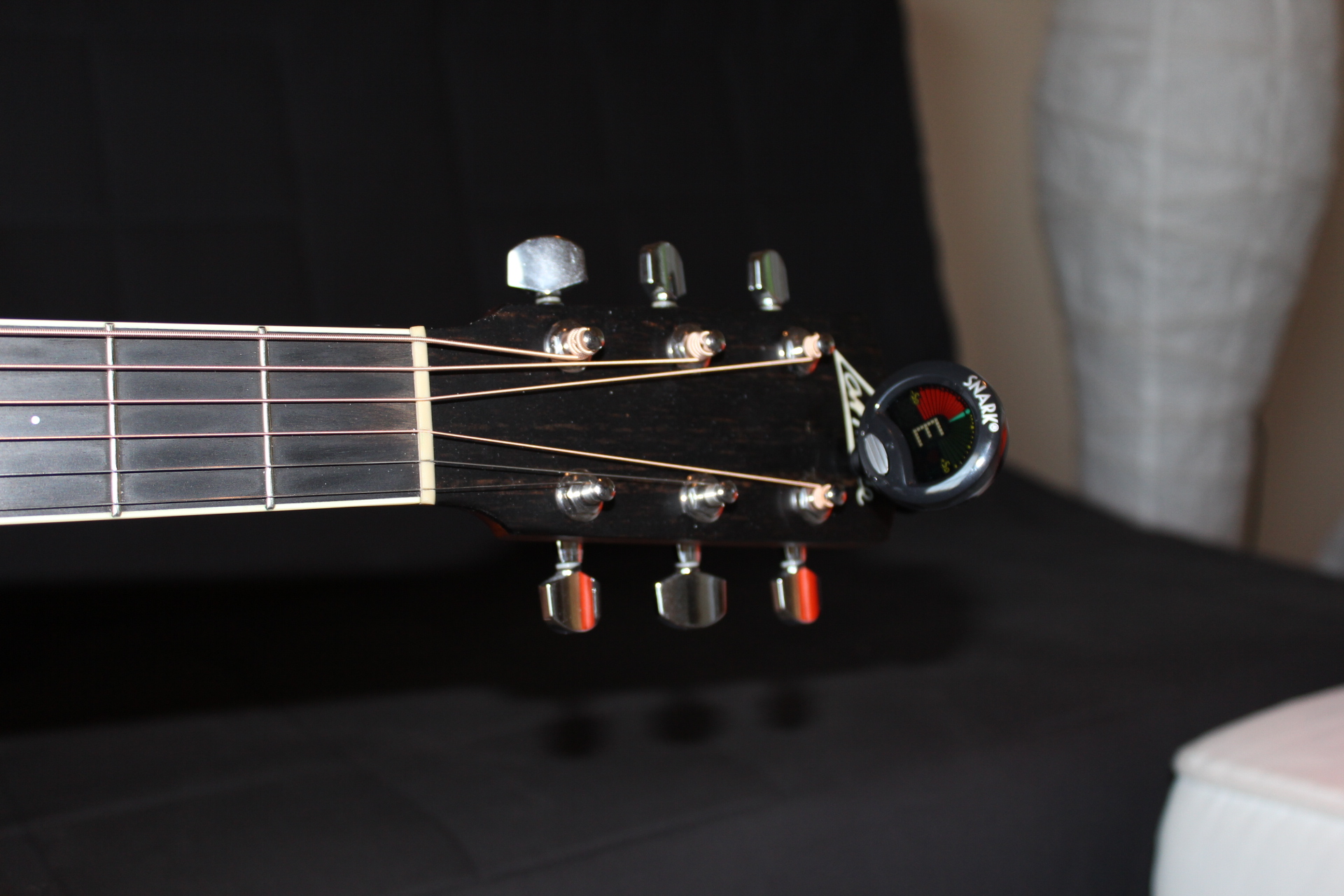 Best Clipon Guitar Tuner Snark Tuners Quick, Good, Cheap