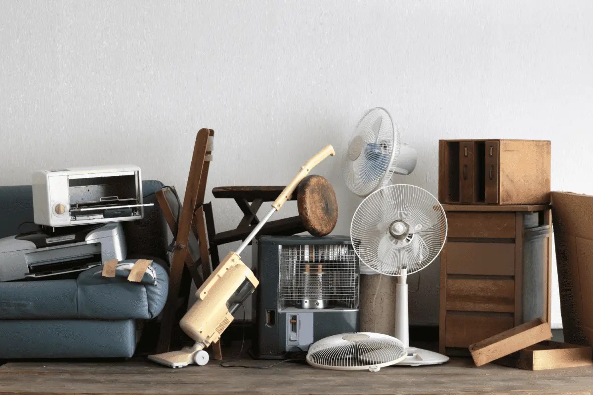 Are There Professional Organizers for Hoarders? Working in a Hoard