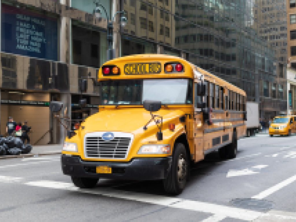 Soñar con Bus Escolar