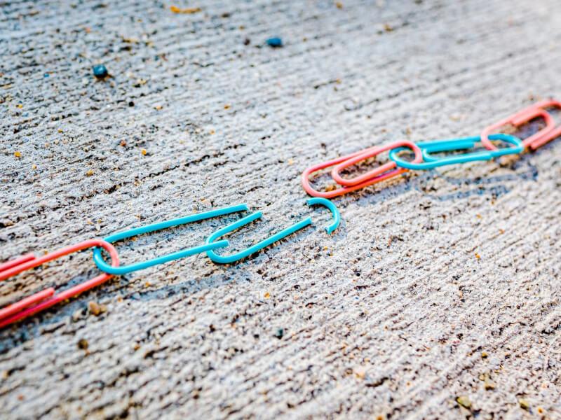 Soñar con Cadena Rota