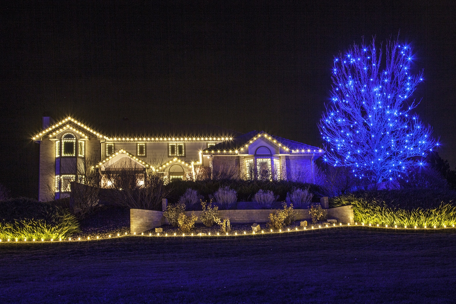 Residential Holiday & Christmas Lighting Gallery Swingle Landscape