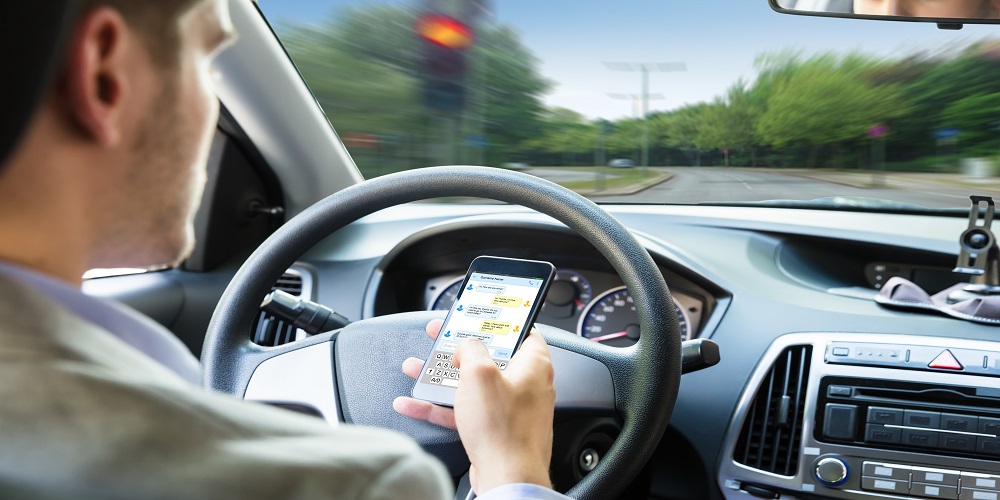 They're Using Mobile Phone Detection Cameras To Catch Texting Drivers