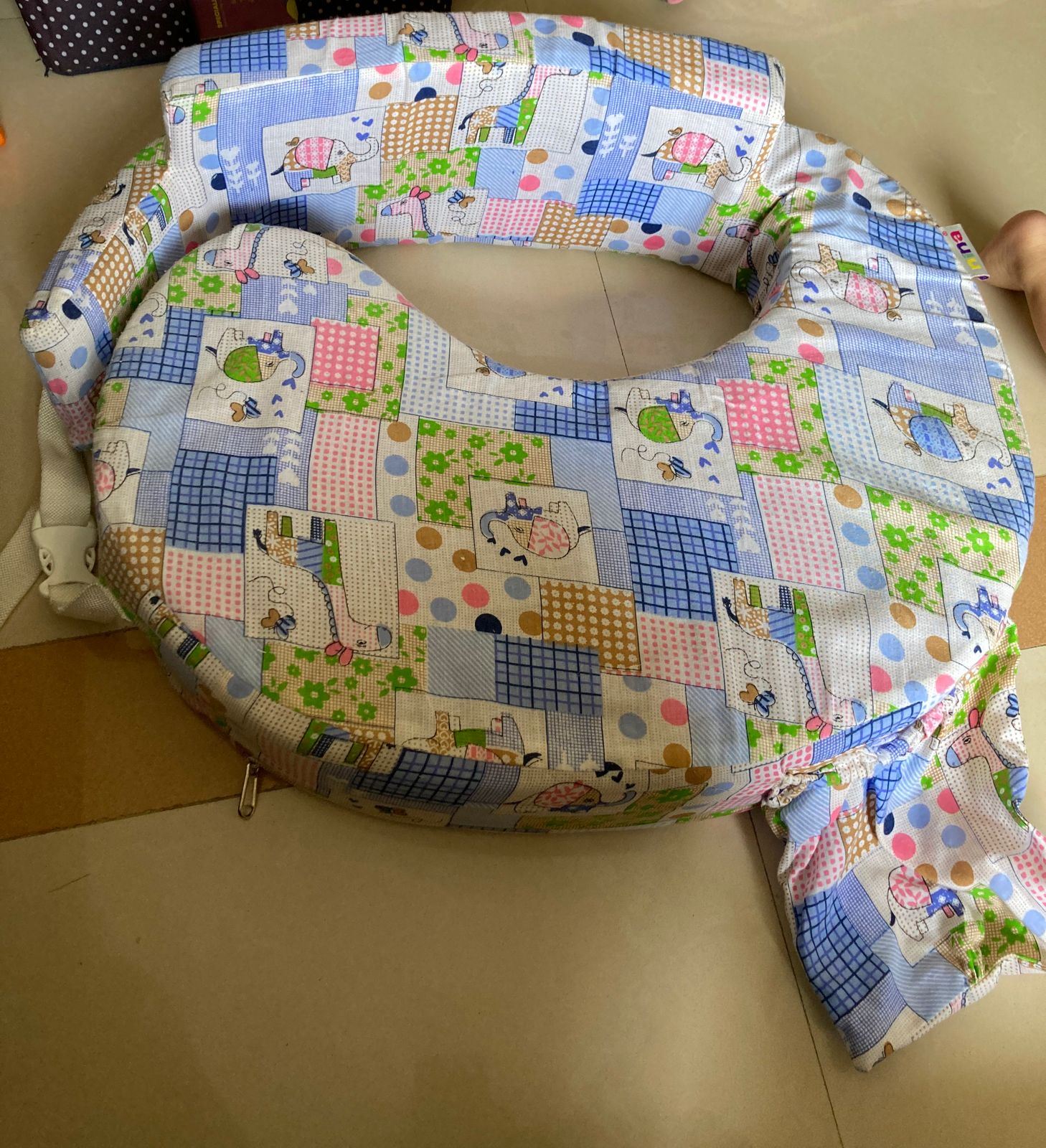 Babyhug Feeding Pillow ( Bangalore ) My Thrift Baby Loot