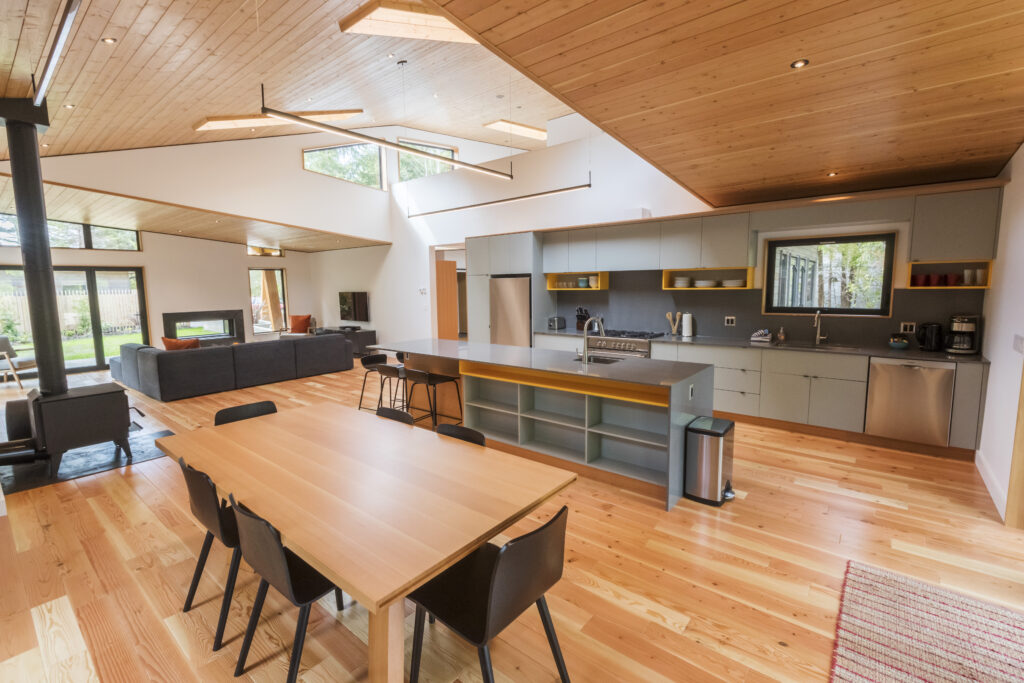 Burnside Discover Tofino