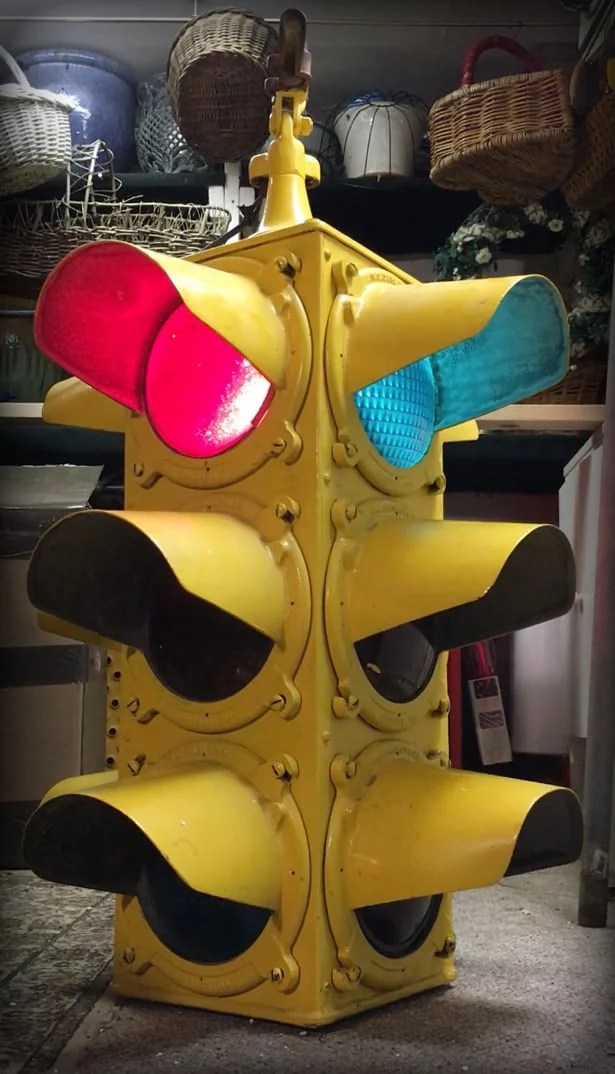 W. S. Darley C811 3bulb traffic light from the 1940s