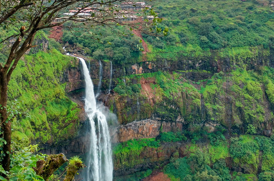 Places near Mahabaleshwar by bus what to visit or to skip