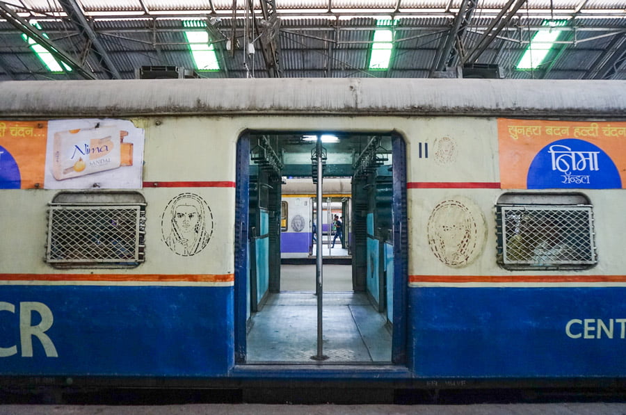 How to ride Mumbai local train? A definite guide!