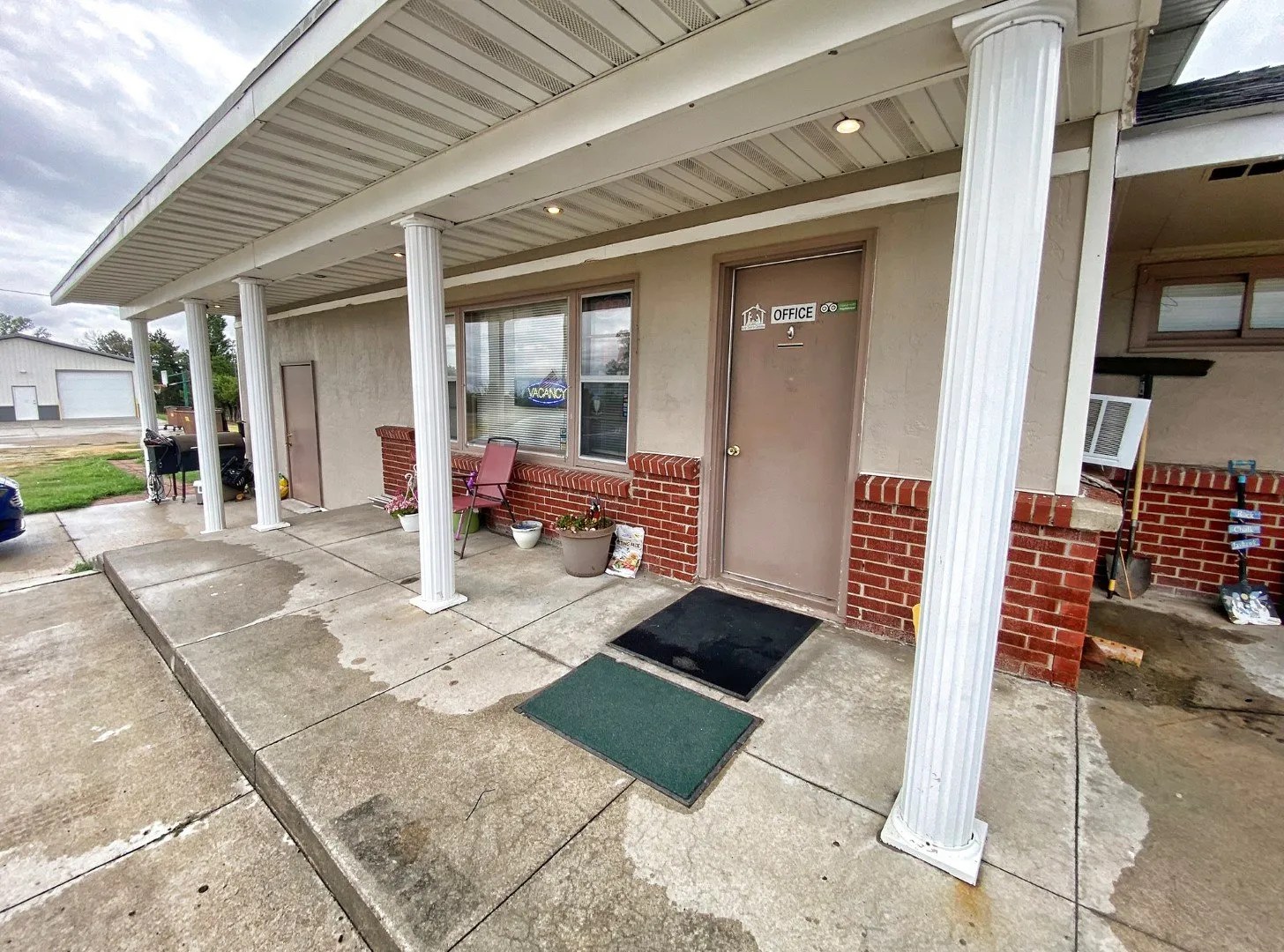 Waconda Lake Area Motel For Sale 259 W Hwy 24, Downs, KS Wildlife