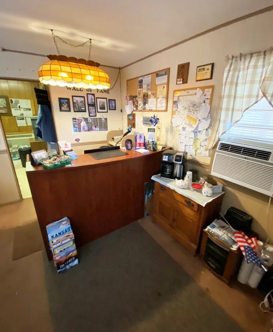 Waconda Lake Area Motel For Sale 259 W Hwy 24, Downs, KS Wildlife Properties Land Co.