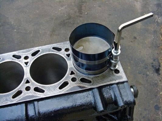 Piston Installation in 9 Easy Steps - MZW Motor